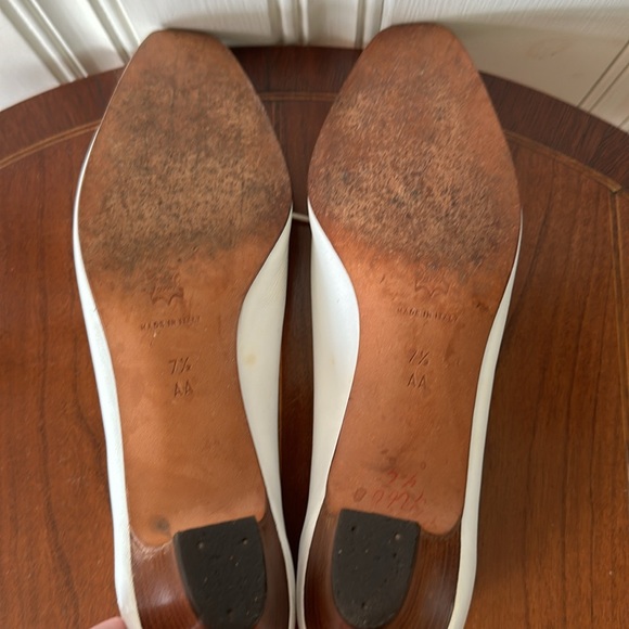 Salvatore Ferragamo Boutique Vintage White Shoes Sz 7.5 - Picture 7 of 10